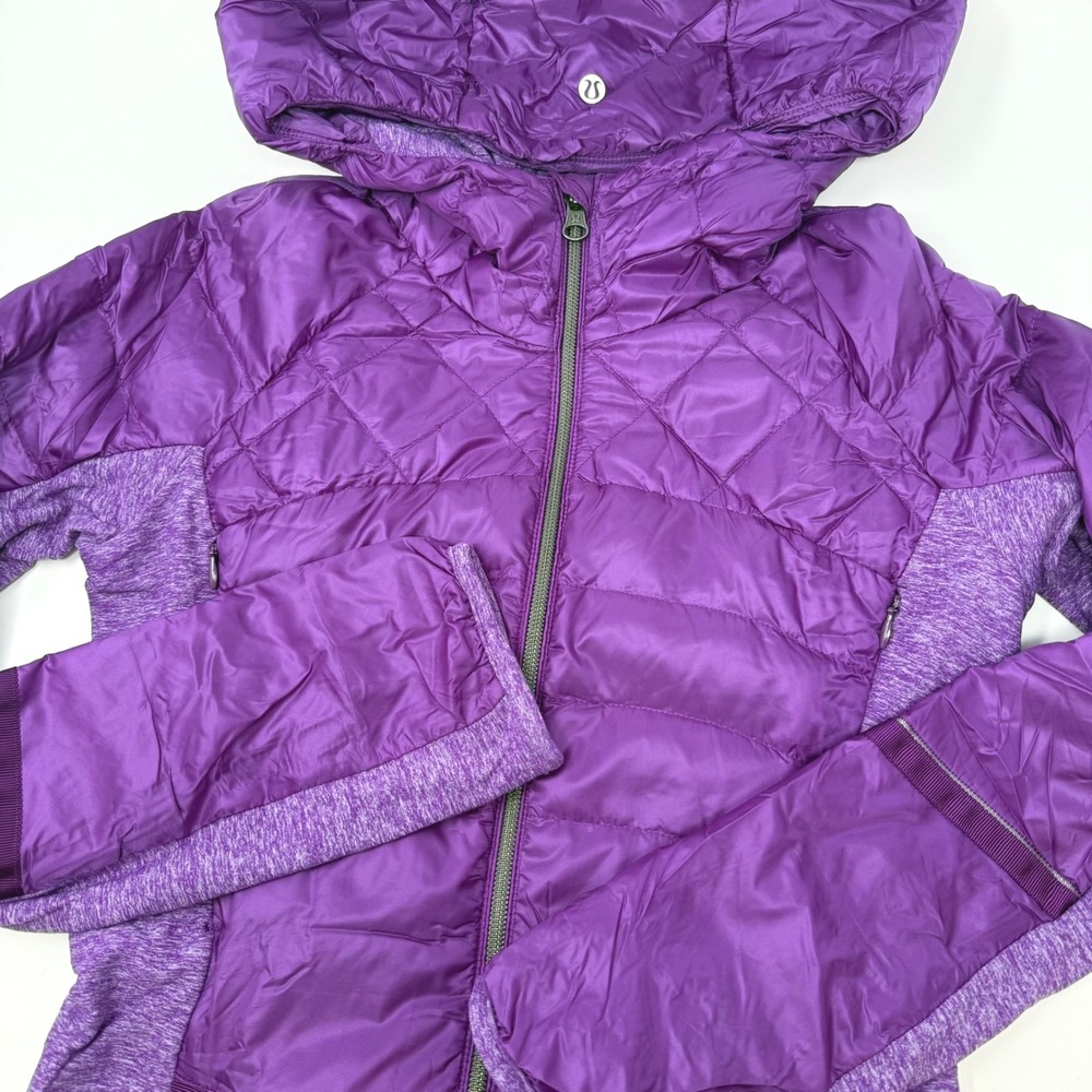 Lululemon Purple‎ Down For A Run Hooded Puffer Jacket Womens 2 Goose Down Hybrid
